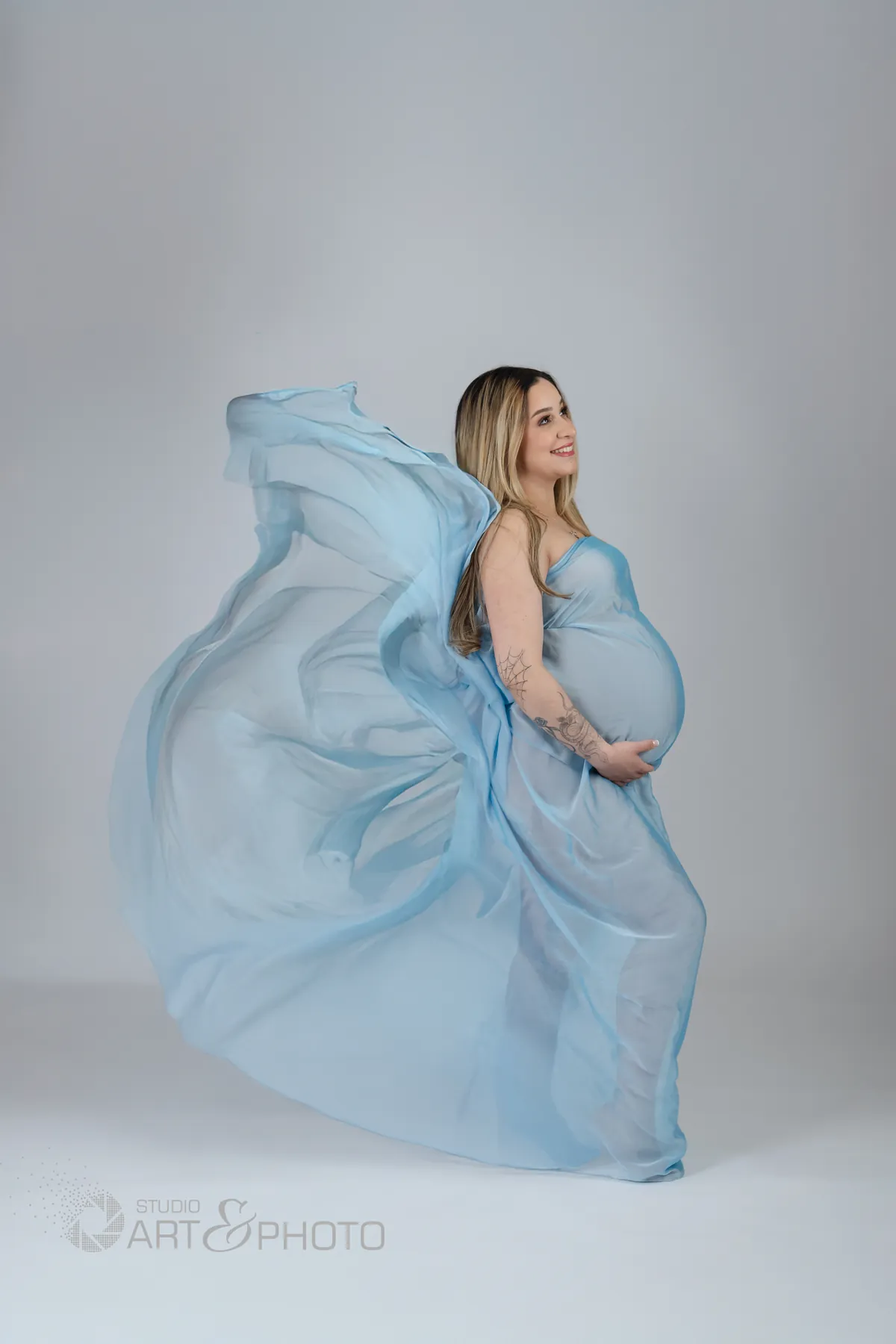 Maternity photography by Studio Art & Photo
