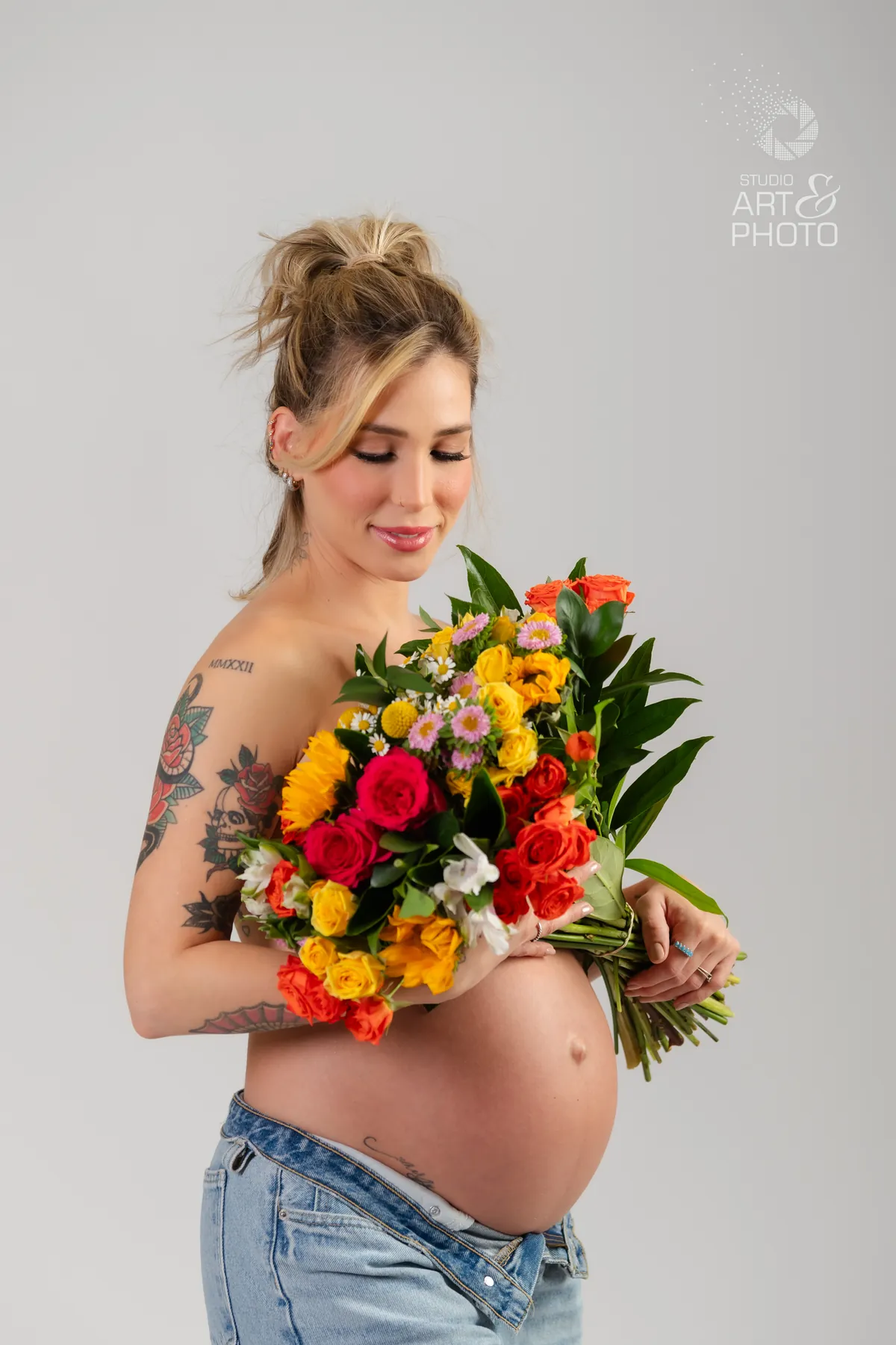 Maternity photography by Studio Art & Photo