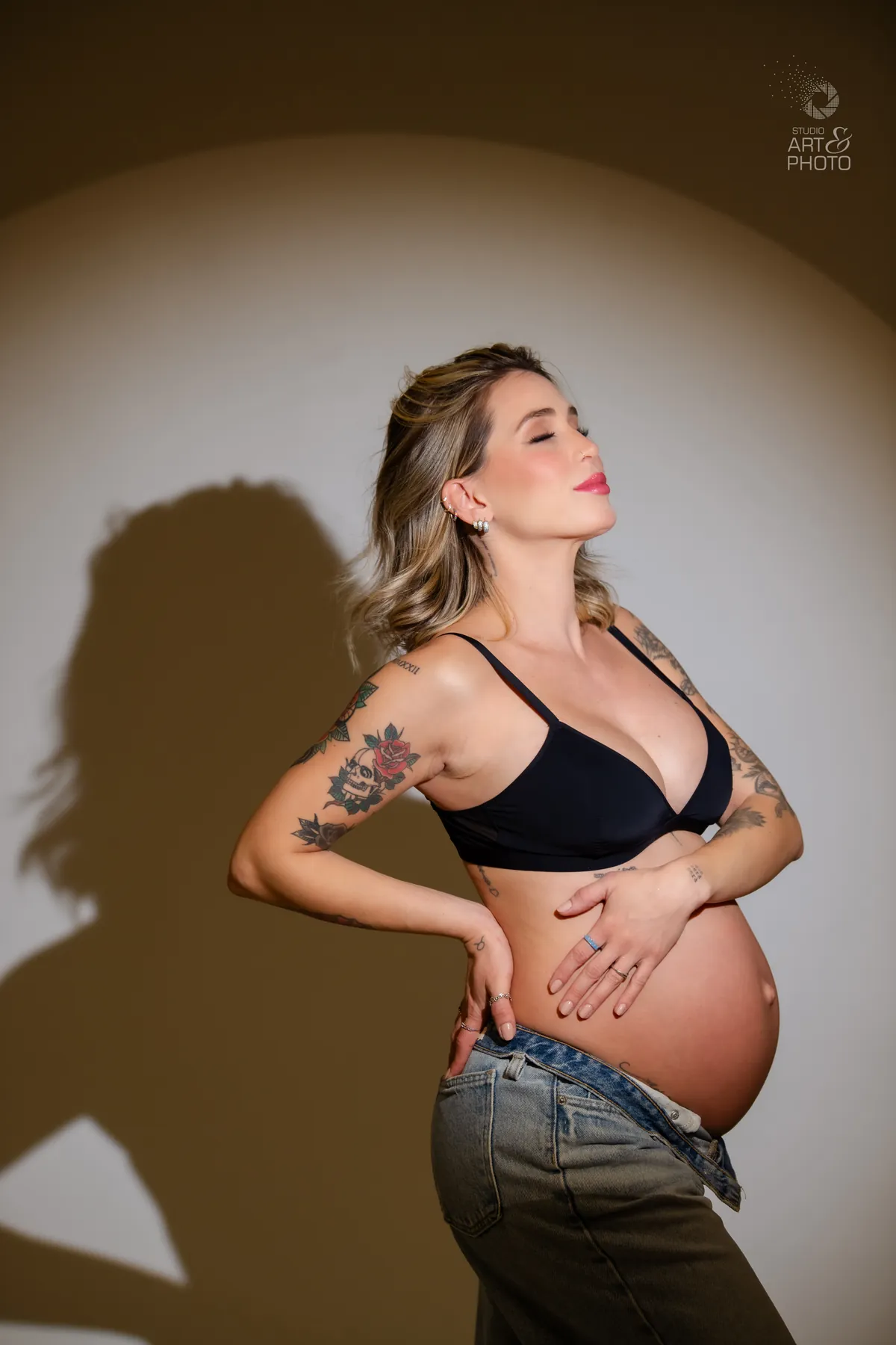 Maternity photography by Studio Art & Photo