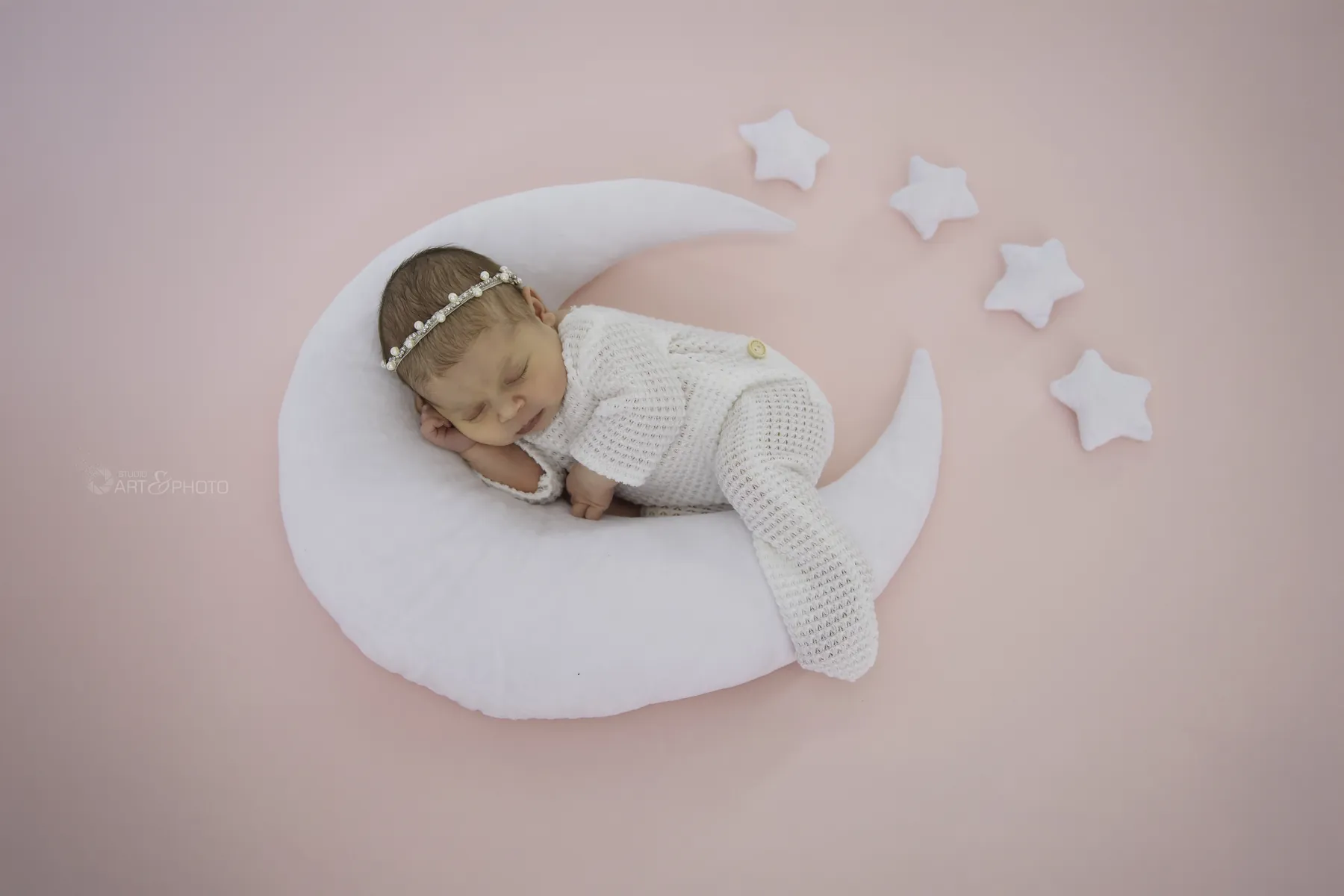 Newborn photography by Studio Art & Photo