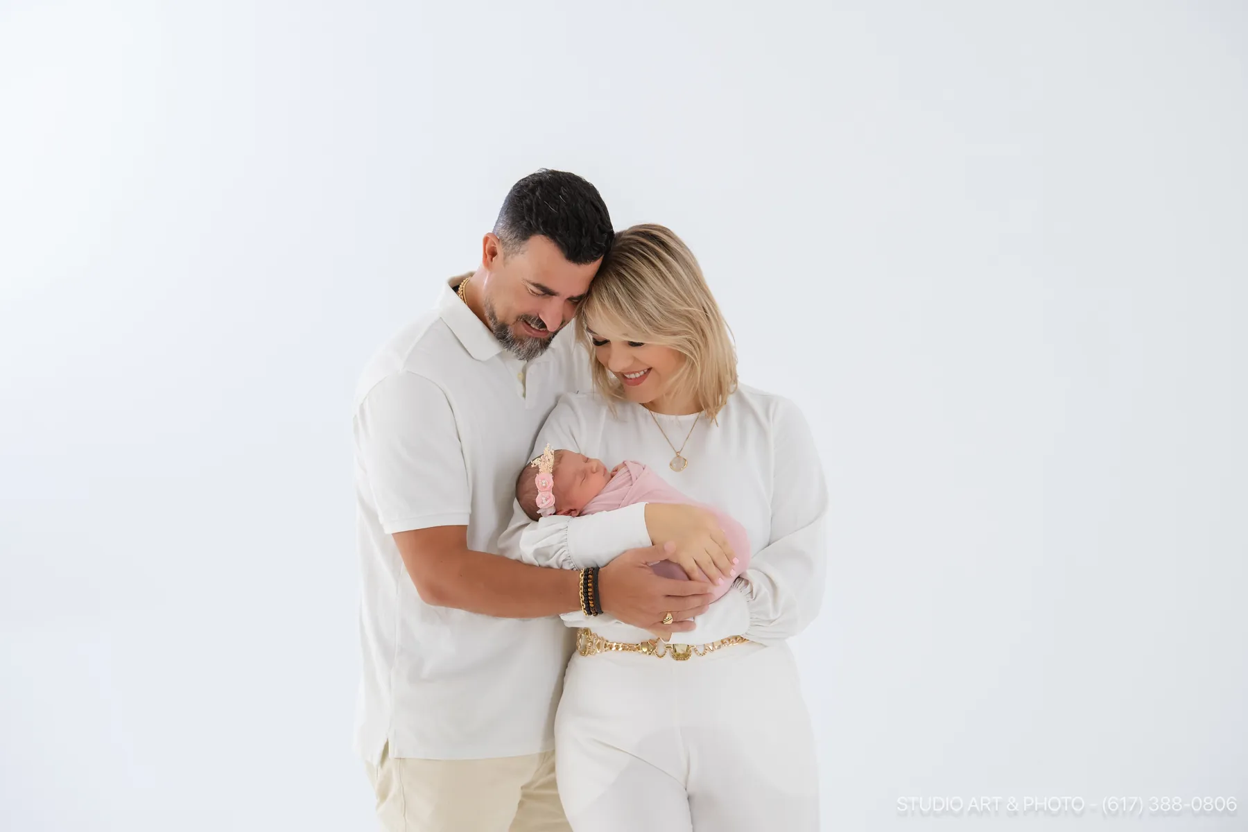 Newborn photography by Studio Art & Photo